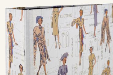 Folder with fashion drawings and sturdy linen edges for sewing patterns (hobby use).